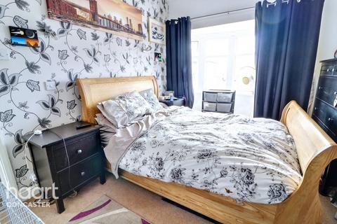 12 Farndale Road, Doncaster, DN5 8SH