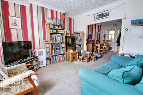 12 Farndale Road, Doncaster, DN5 8SH