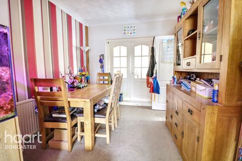 12 Farndale Road, Doncaster, DN5 8SH