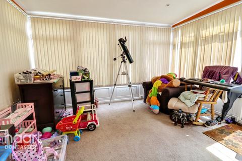12 Farndale Road, Doncaster, DN5 8SH