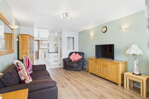 11 Allistonway, Stanford-le-hope, SS17 7HY