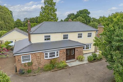 4 bedroom detached house for sale, Billericay Road, Herongate