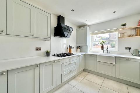 4 Ashfield Road, Chapel En Le Frith, High Peak, SK23 0PS