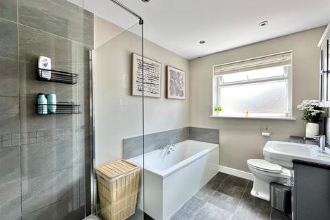 4 Ashfield Road, Chapel En Le Frith, High Peak, SK23 0PS
