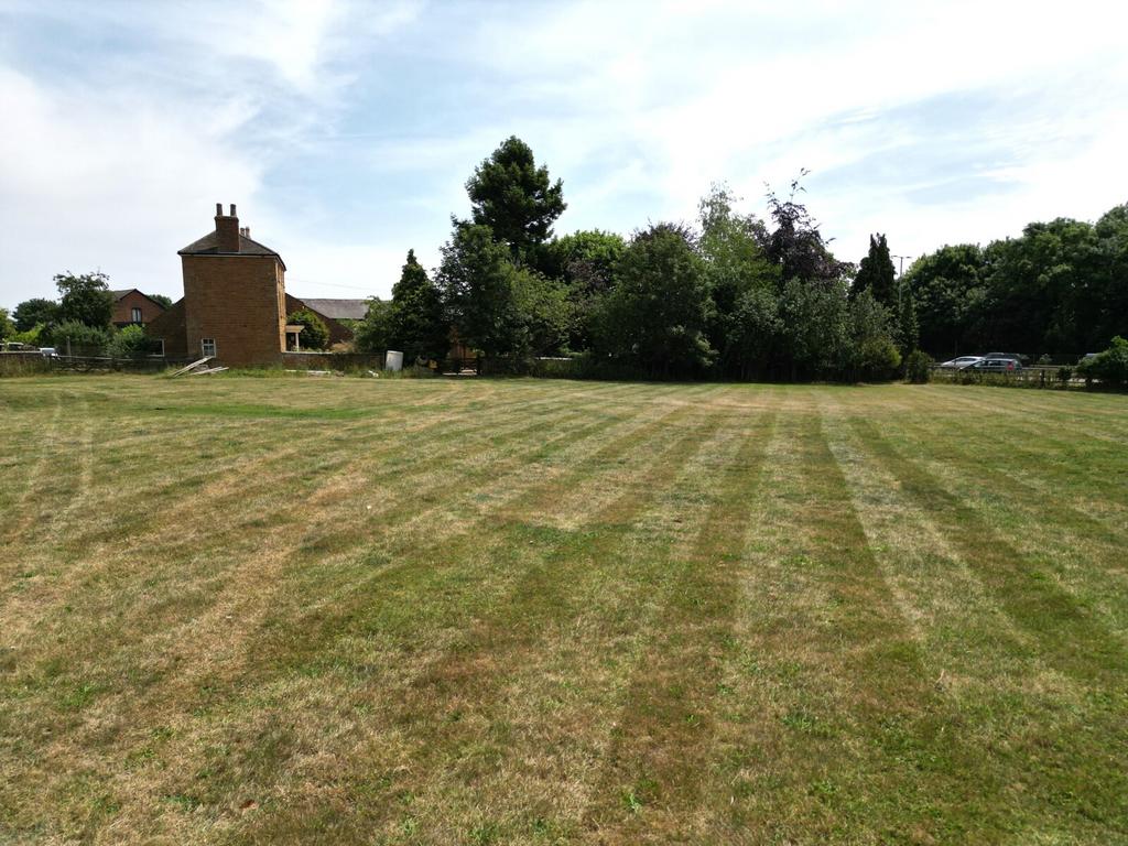 Side Paddock