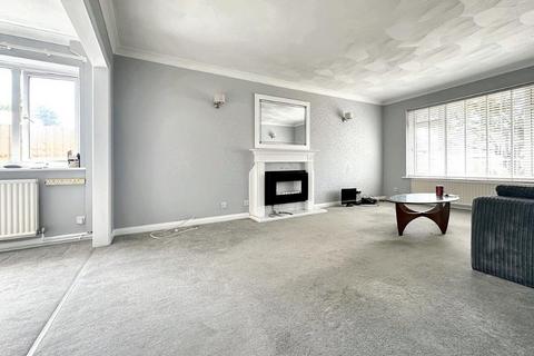4 bedroom chalet for sale, Malines Avenue, Peacehaven, BN10 7PR