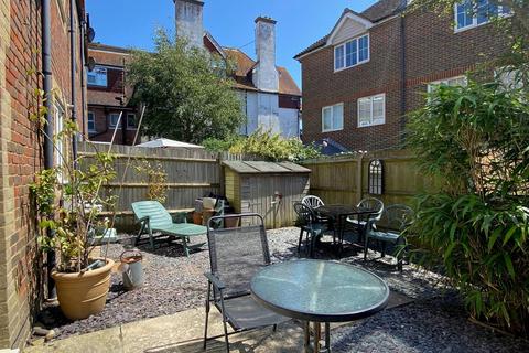 2 bedroom ground floor flat for sale, Cantelupe Road, Bexhill-On-Sea