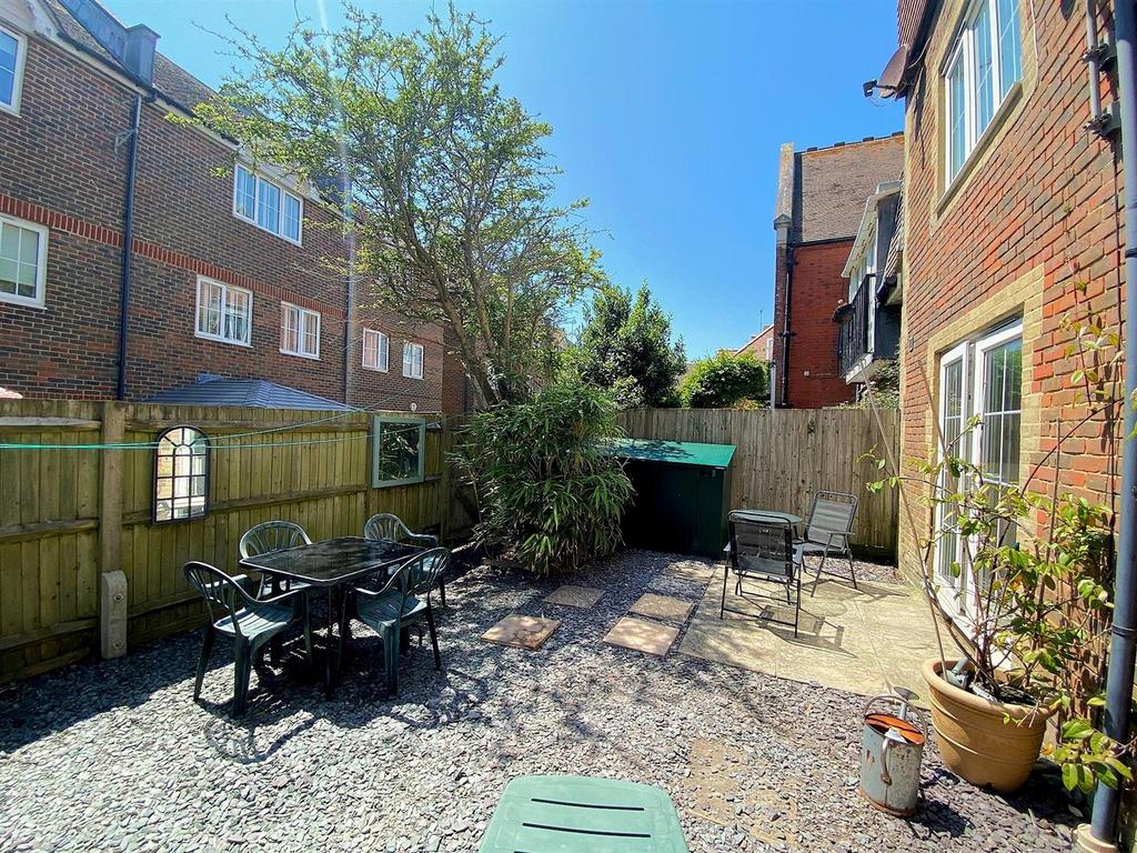 2 Chancery Ct - Garden3.jpg