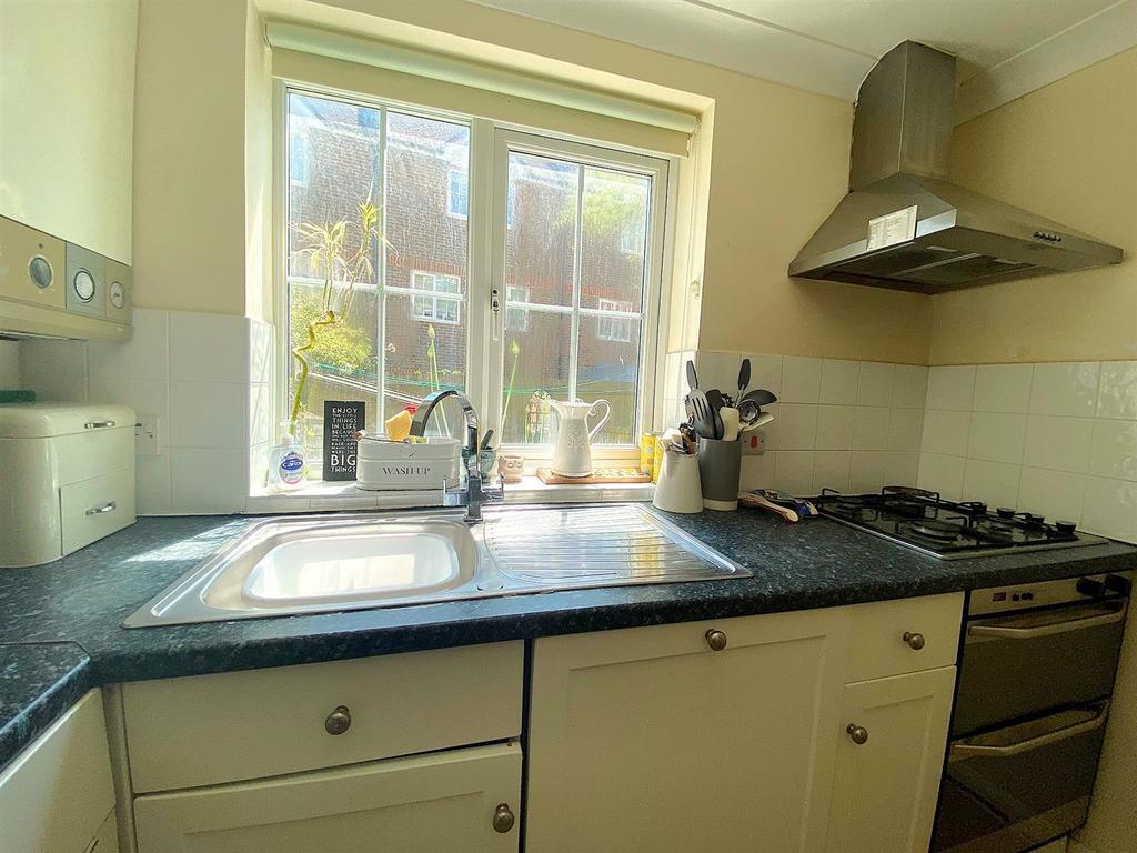 2 Chancery Ct - Kitchen2.jpg