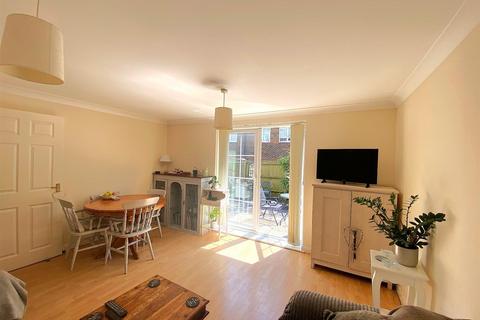 2 bedroom ground floor flat for sale, Cantelupe Road, Bexhill-On-Sea