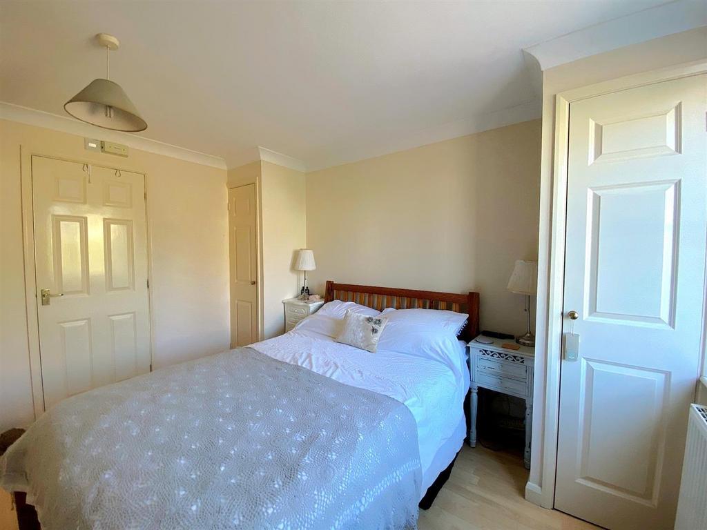 2 Chancery Ct - Bed2.jpg