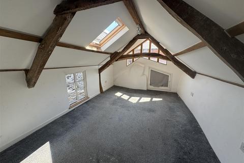 2, Stucley House Fore Street, Chulmleigh, EX18 7BR