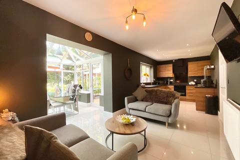 4 bedroom detached house for sale, Green Close, Great Haywood, ST18