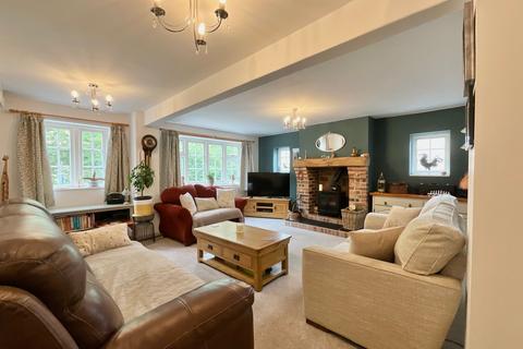4 bedroom semi-detached house for sale, Godley Lane, Stoke-On-Trent ST10