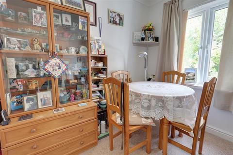 1 bedroom retirement property for sale, Barnwood Road, Barnwood