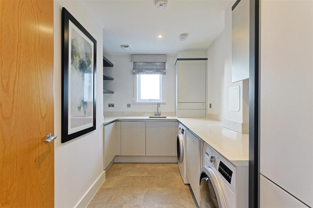 Wisley Penthouse 17b.jpg