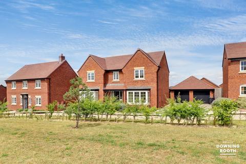 18 Wallis Drive, Streethay, Lichfield, WS13 8WR