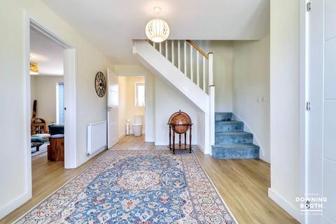18 Wallis Drive, Streethay, Lichfield, WS13 8WR