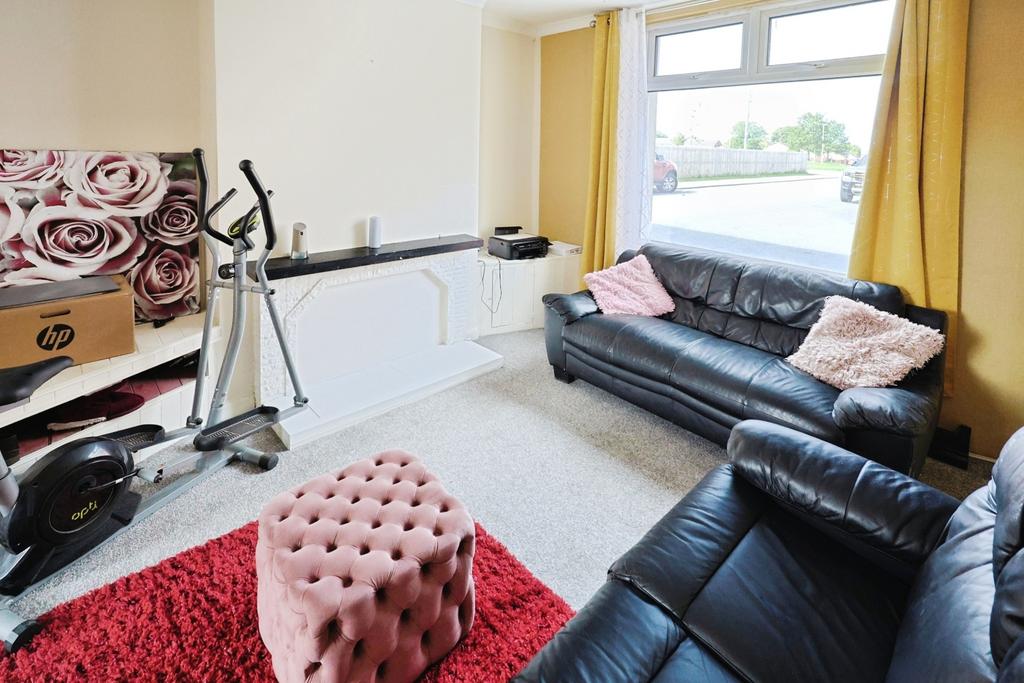 Pbox-living room-319324.JPG