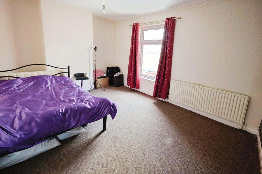Pbox-bedroom-319324.JPG