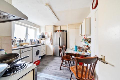 3 bedroom apartment for sale, Tiverton Road, London
