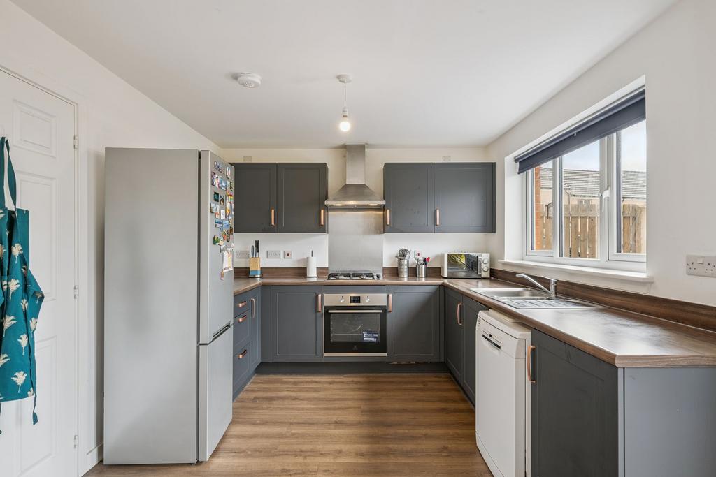 Kitchen / Dining Area