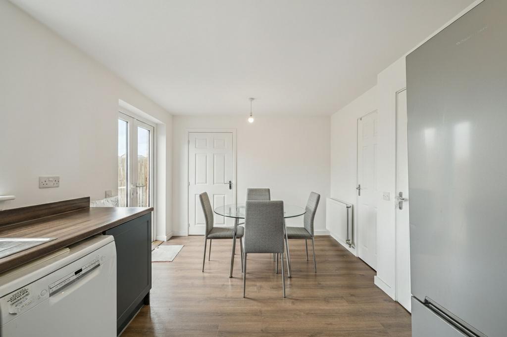 Kitchen/ Dining Area