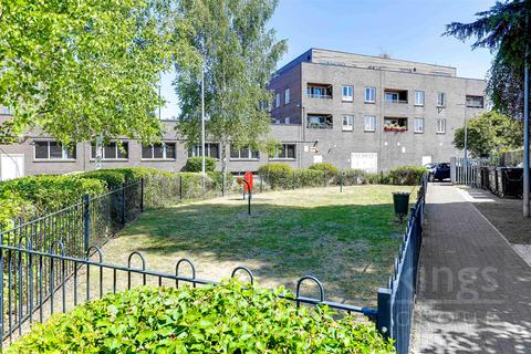 2 bedroom flat for sale, Poppy Drive, Enfield