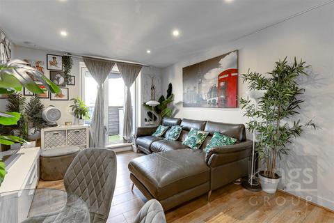 2 bedroom flat for sale, Poppy Drive, Enfield