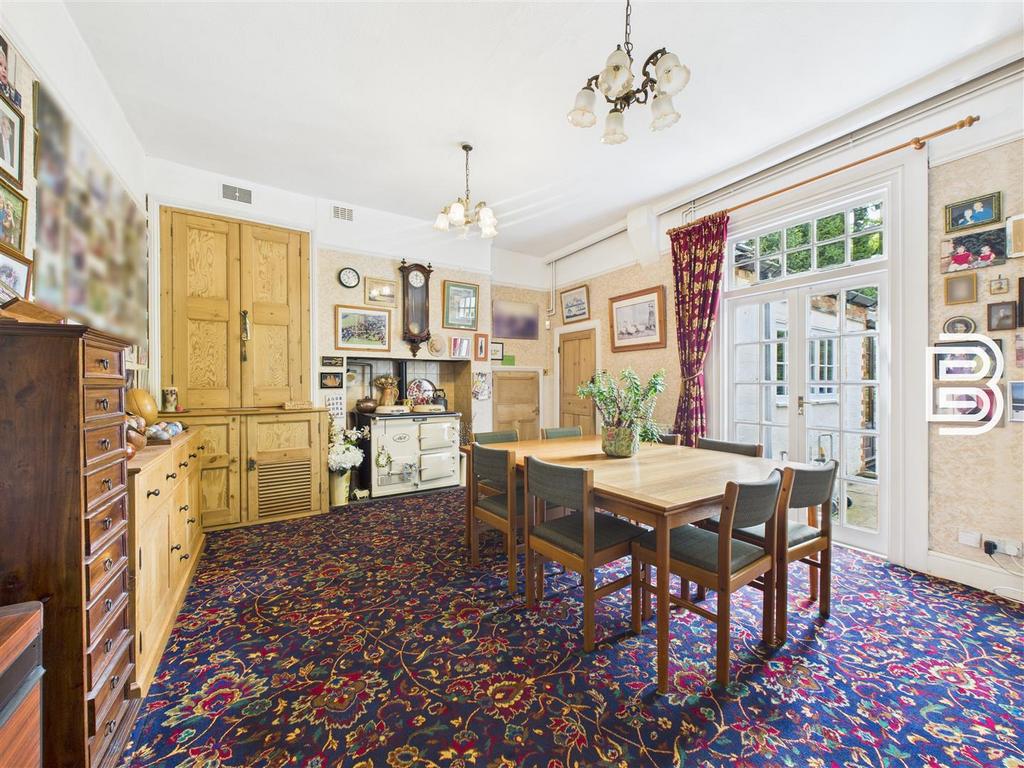 Dining Room.jpg