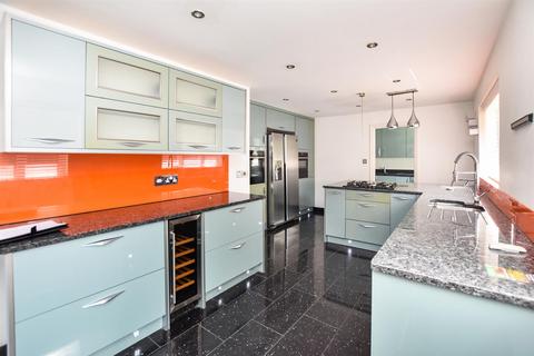5 bedroom detached house for sale, The Spinnaker, South Woodham Ferrers