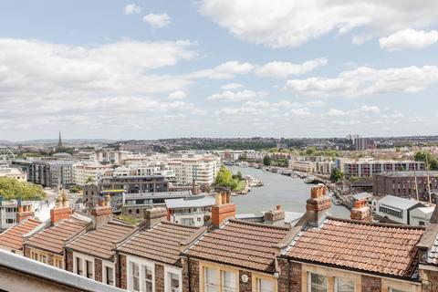 8 Southernhay Avenue, Bristol, BS8 4TJ