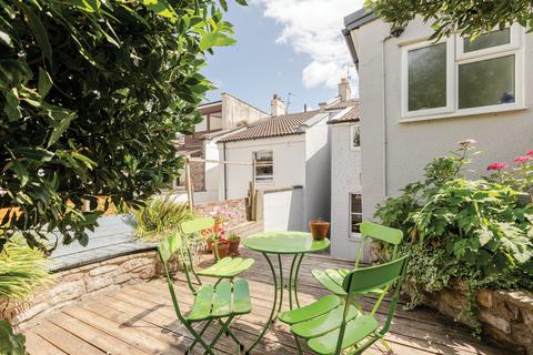 8 Southernhay Avenue, Bristol, BS8 4TJ