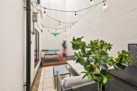 15a Devonshire Terrace, London, W2 3DW