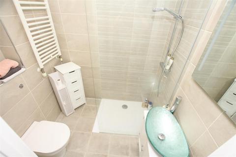 8 Barham Close, Bournemouth, BH1 4BZ