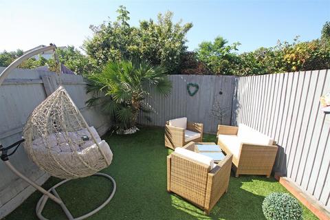 8 Barham Close, Bournemouth, BH1 4BZ