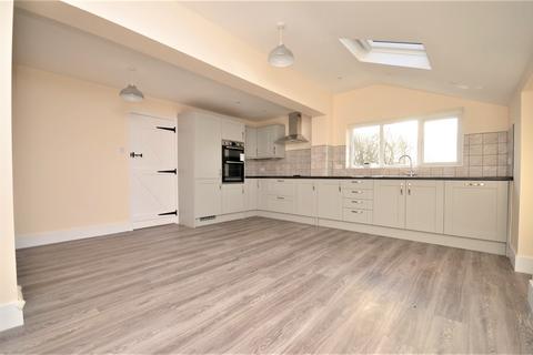 2 bedroom semi-detached house to rent, Moors Lane, Chesham HP5