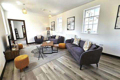 2 bedroom apartment for sale, Mccarthy Crescent, Wellesley, Aldershot