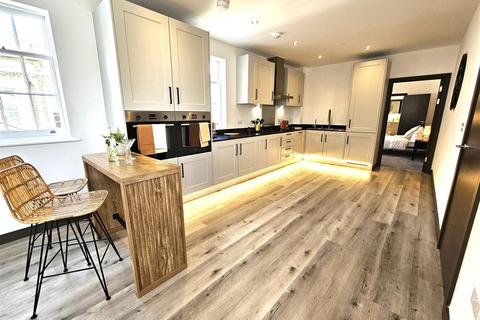 2 bedroom apartment for sale, Mccarthy Crescent, Wellesley, Aldershot
