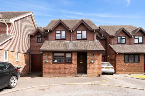 11 Bishops Mead, Laverstock, Salisbury, SP1 1RU