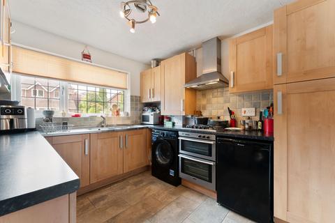 11 Bishops Mead, Laverstock, Salisbury, SP1 1RU