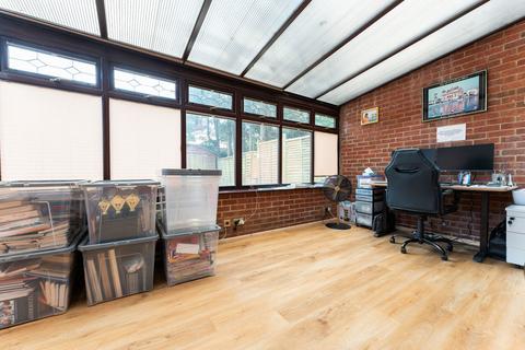 11 Bishops Mead, Laverstock, Salisbury, SP1 1RU