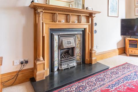 2 bedroom flat for sale, Murrayfield Avenue, Murrayfield, Edinburgh EH12