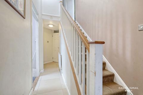 4 Breams Field, Langdon Hills, Basildon, SS16 6LG
