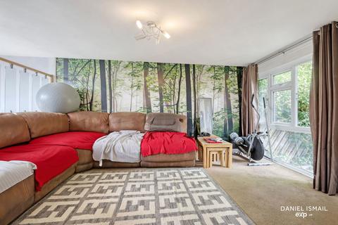 4 Breams Field, Langdon Hills, Basildon, SS16 6LG