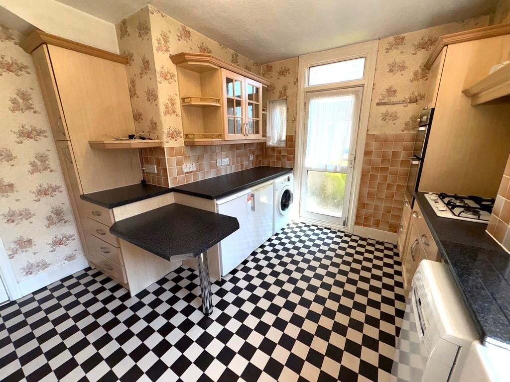 139 Torbay Kitchen2
