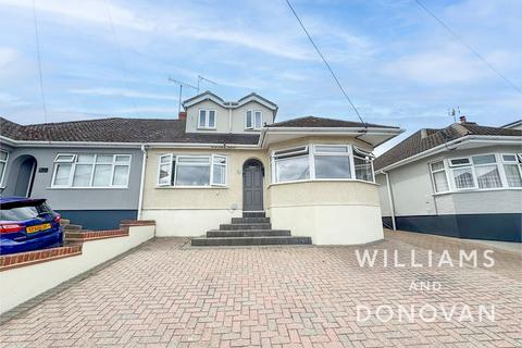 3 Broad Close, Hockley, SS5 5DE