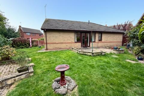 3 bedroom detached bungalow to rent, Crofters Close, Wistaston