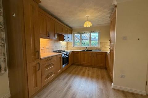 3 bedroom detached bungalow to rent, Crofters Close, Wistaston