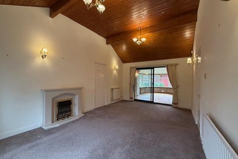 3 bedroom detached bungalow to rent, Crofters Close, Wistaston